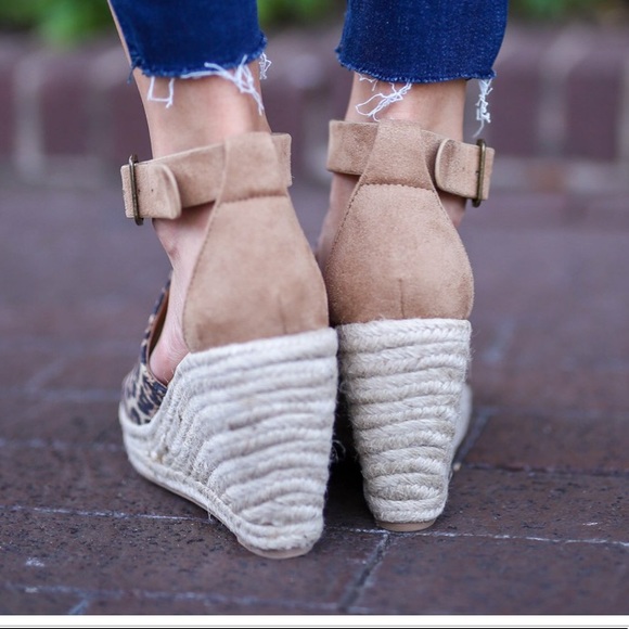 LAST ONE 6.5 Leopard Espadrille Wedge - Picture 7 of 8